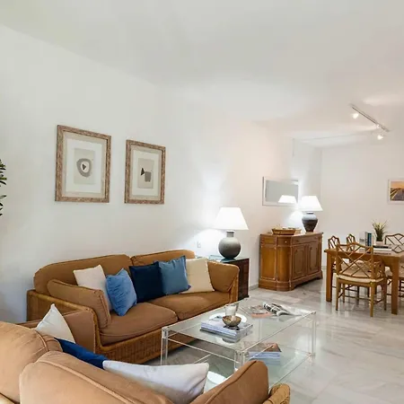 La Alcazaba Banus 3br Garden By Costarentals 马尔韦利亚
