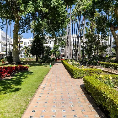 Apartment La Alcazaba Banus 3br Garden By Costarentals *