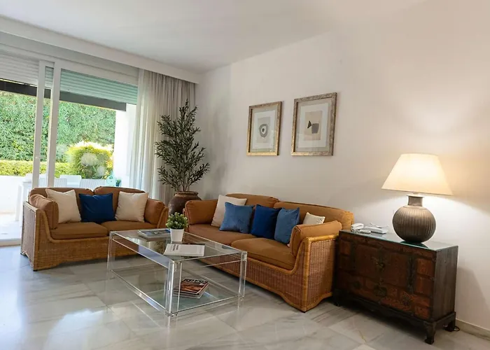 La Alcazaba Banus 3br Garden By Costarentals شقة