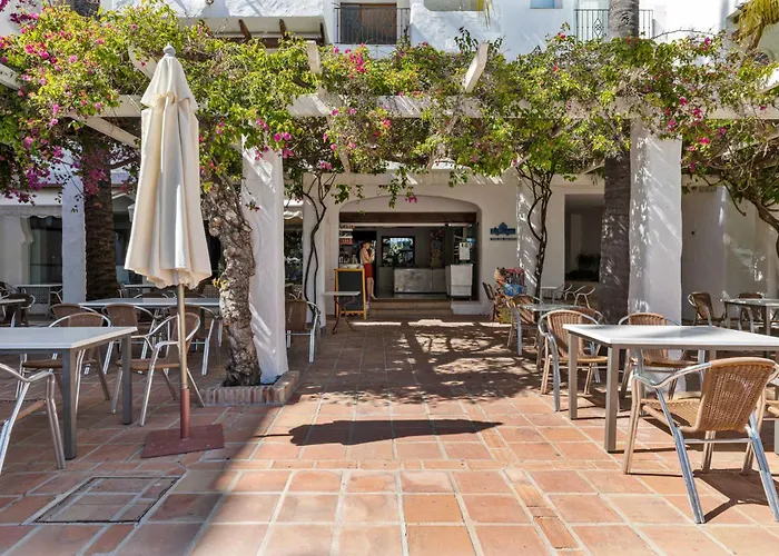 La Alcazaba Banus 3br Garden By Costarentals شقة
